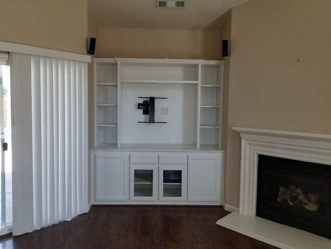 Foto del edificio - 1566 Persimmon St
