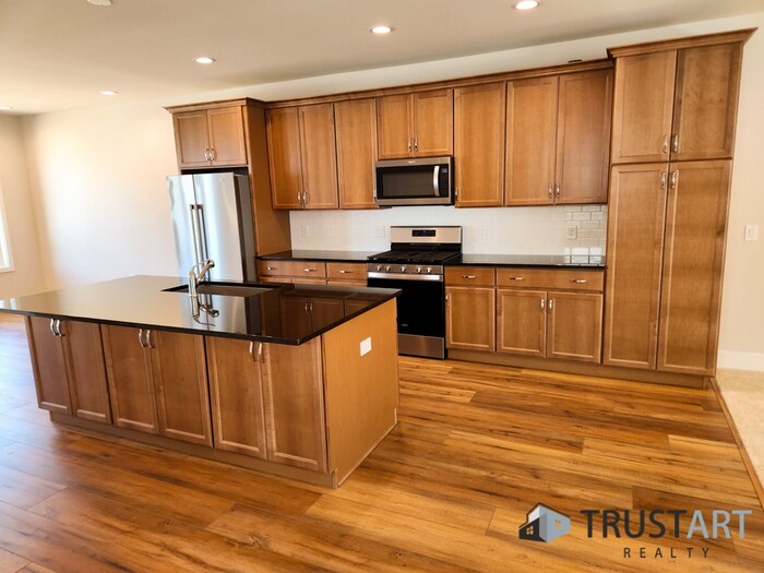 Primary Photo - 3 bed/2bath condo house in Fishtown