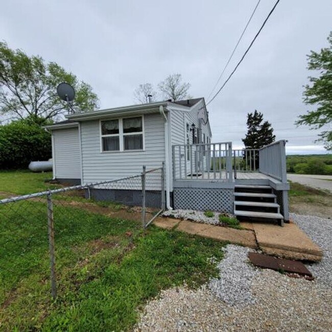 Foto del edificio - Single Family House 2BR-1BA - Villa Ridge MO