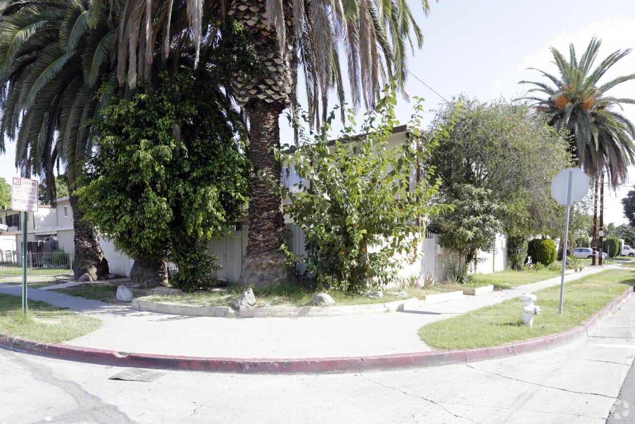 Primary Photo - 2217 S Fairview St