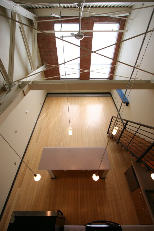 Building Photo - 300 Tijeras Ave NE