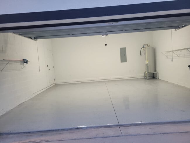 Building Photo - 6954 Redditt Rd