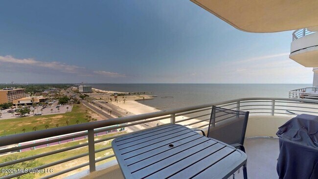 Foto del edificio - 2060 Beach Blvd
