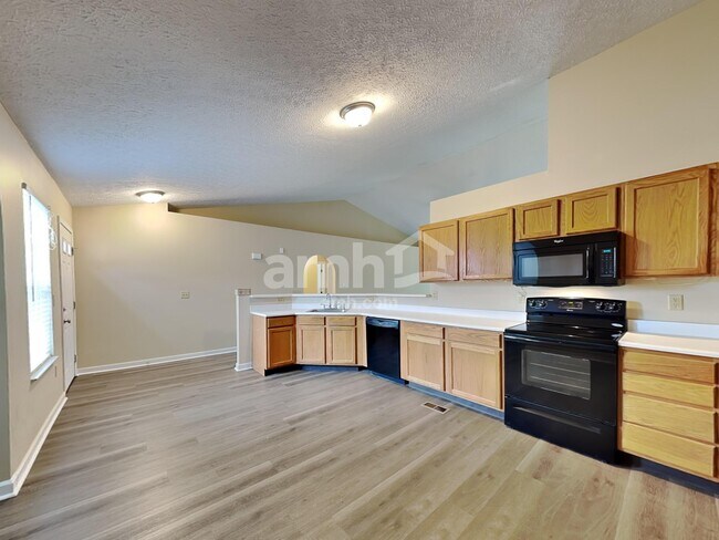 Foto del edificio - 5691 Levi Kramer Blvd