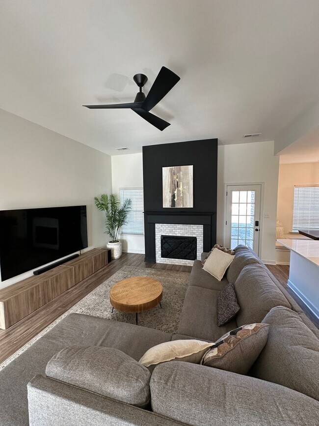 Foto del edificio - IMMEDIATE MOVE IN!!! Beautiful 4 Bedroom/ 2 Bath in Pinewood Subdivision- Southaven