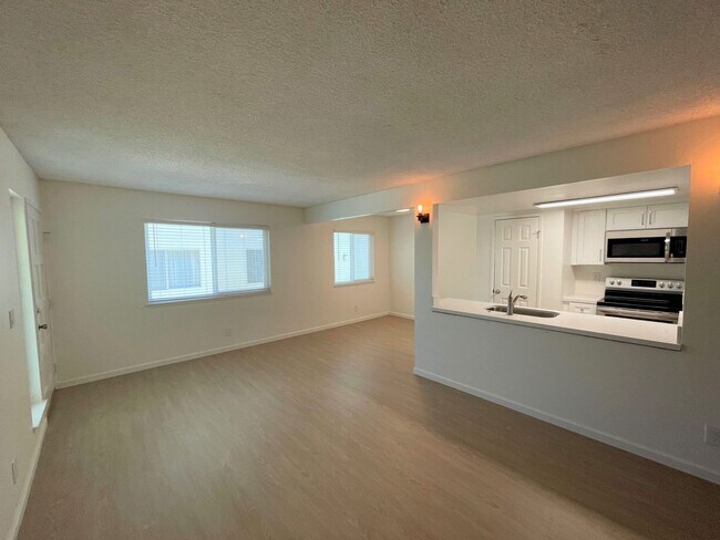 Foto del edificio - Remodeled 2+1 Townhome in Villa Ventura