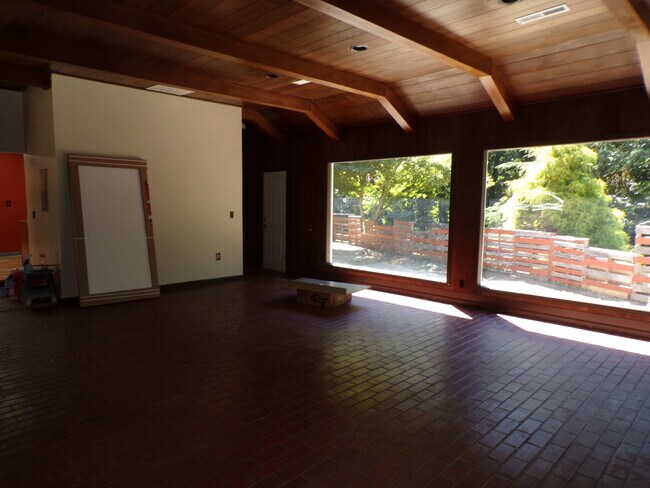 Building Photo - 4600 NW Cornell Rd