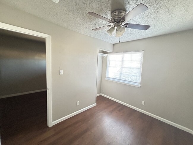 Photo - Fourplex two bedroom unit is ready to move in in Castle Hill Apartment