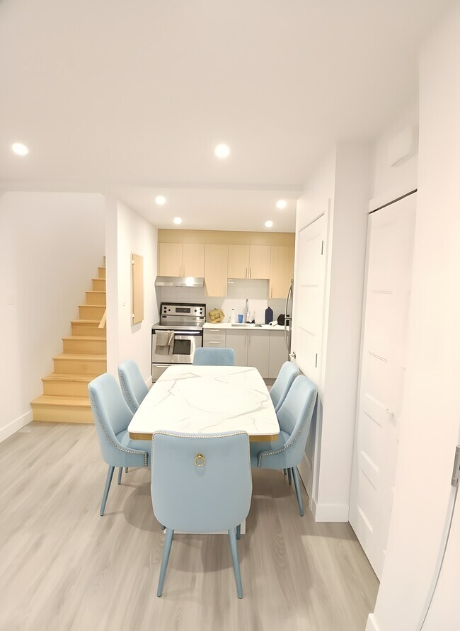 Photo du bâtiment - 9409 Av Larose