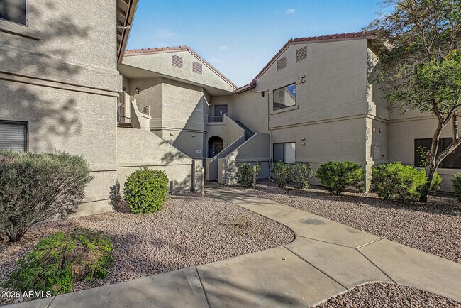 Foto del edificio - 9455 E Raintree Dr