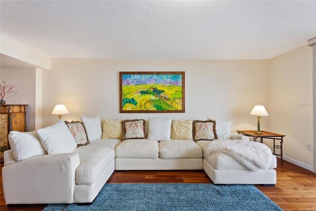 Foto del edificio - 530 E Central Blvd