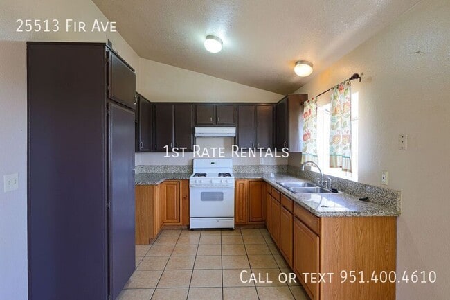 Building Photo - 25513 Fir Ave