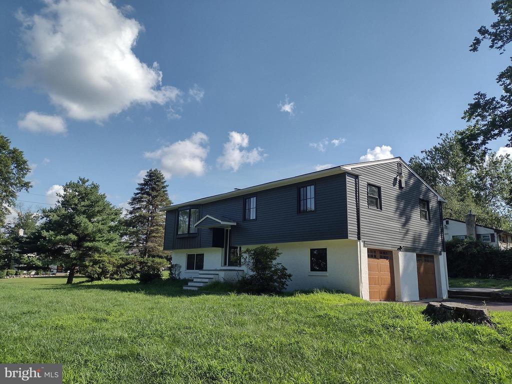 Primary Photo - 64 Bogle Dr