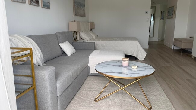 Building Photo - 2600 N Flagler Dr