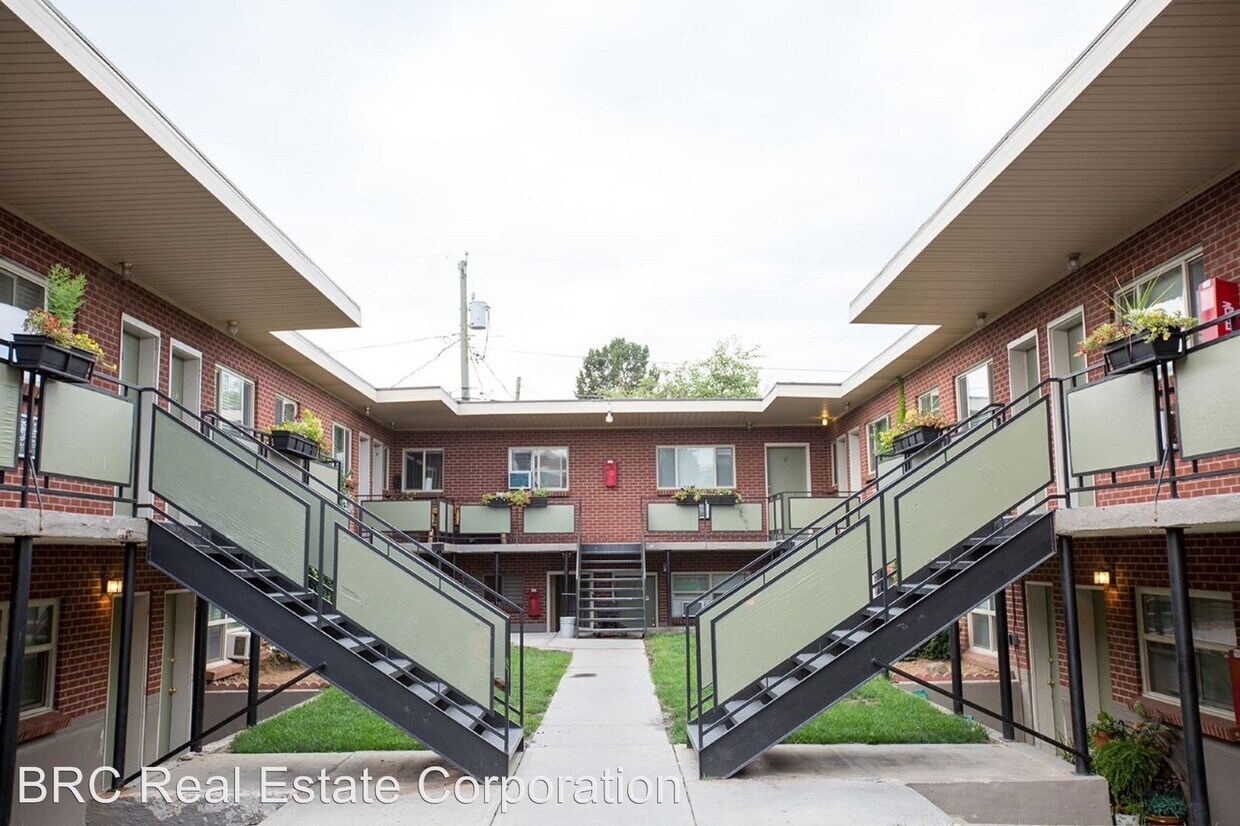 Primary Photo - 1 br, 1 bath Apartment - 172 West Ida Avenue