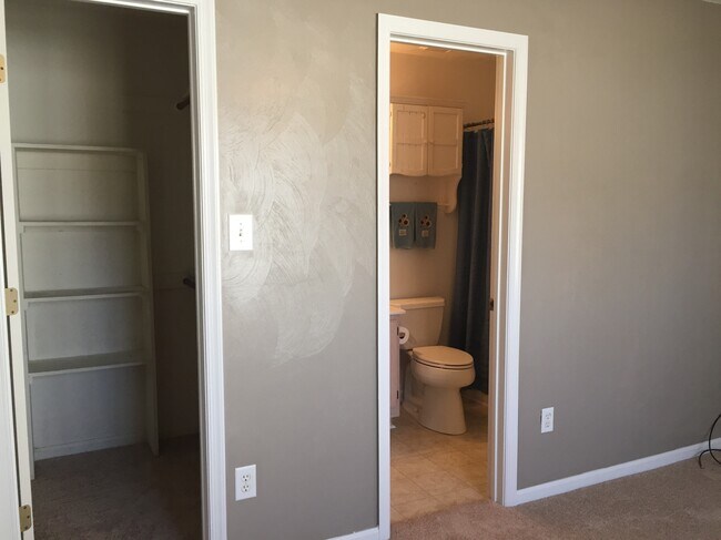 Foto del edificio - 4609 Olde Stone Way