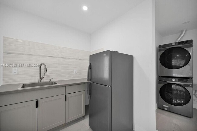 Foto del edificio - 570 NW 48th St