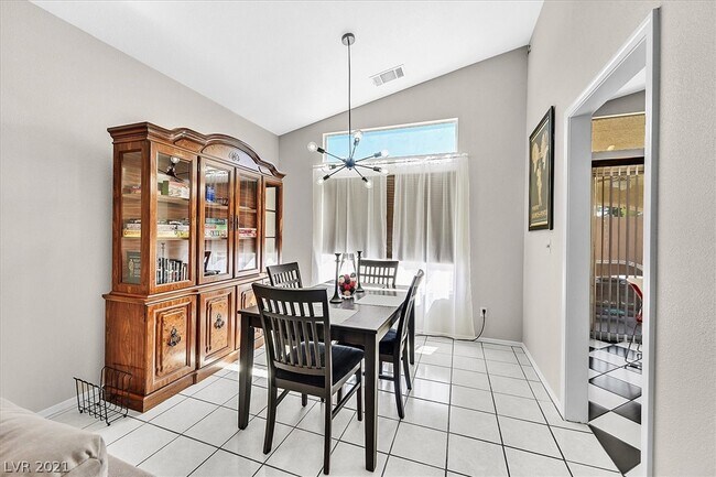Building Photo - 2111 Blue Zenith Cir