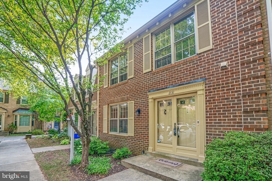 Foto principal - 2131 Kings Mill Ct