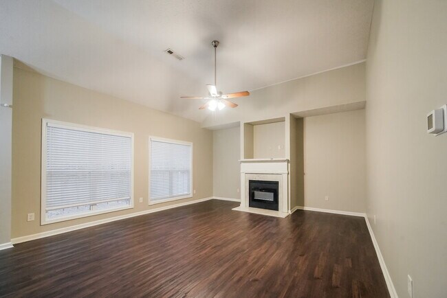 Foto del edificio - 31 Harper's Farm Dr