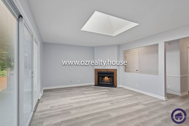 Building Photo - 5537 Willowood Ct