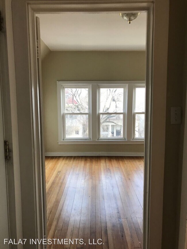 Foto del edificio - 3173 N Holton St