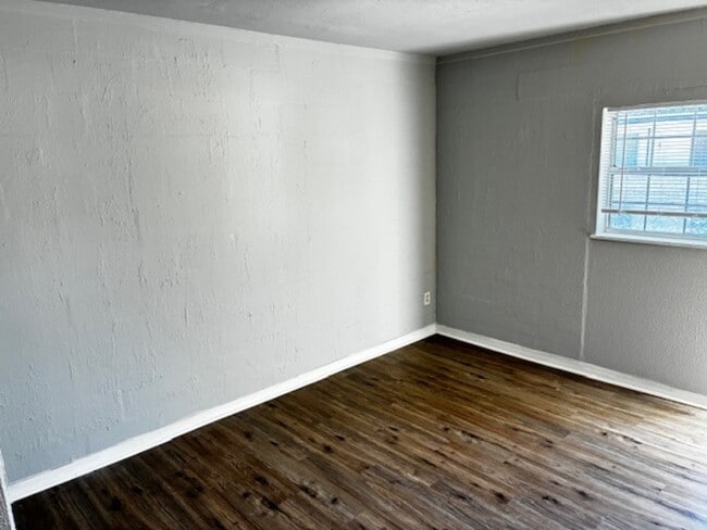 Foto del edificio - 2150 Inwood Terrace