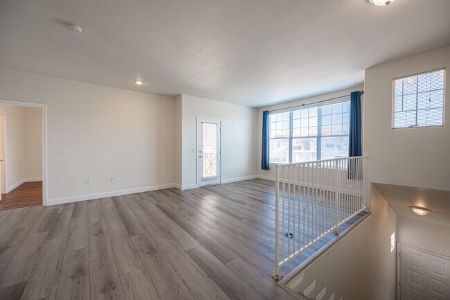 Foto del edificio - 8555 W Russell Rd