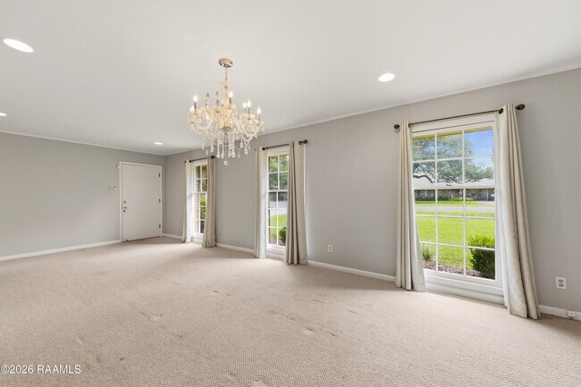 Building Photo - 308 Brentwood Blvd
