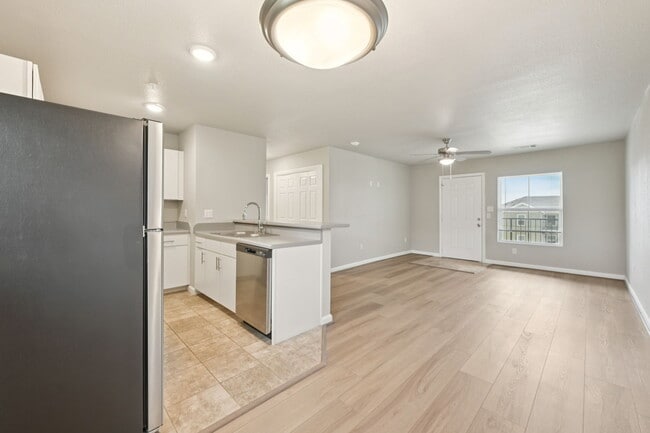 Building Photo - Creekside Haven