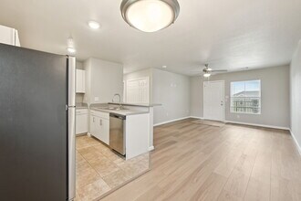 Building Photo - Creekside Haven
