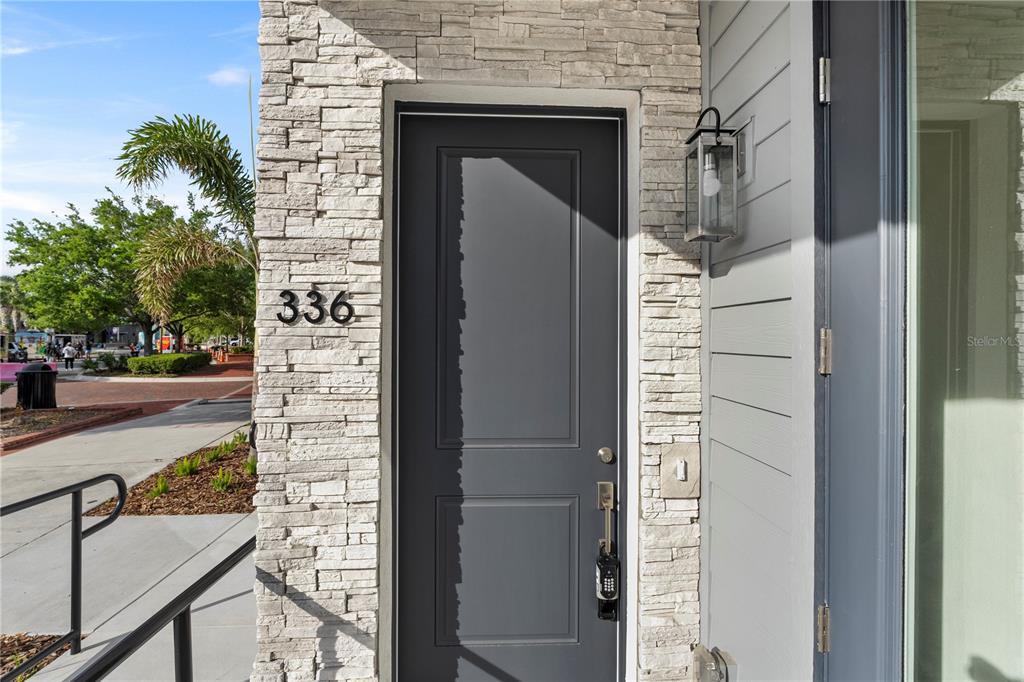 Foto del edificio - 336 Center Lake Ln