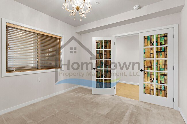Foto del edificio - 355 W Waterside Dr