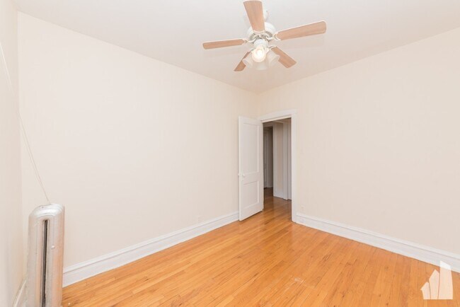 Foto del edificio - 947 W Cornelia Ave
