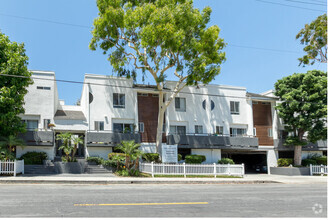 11101 Aqua Vista St., Studio City, CA - Aqua Vista Villa Townhome Apartments
