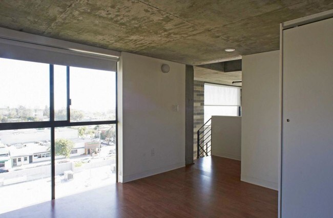 Building Photo - 4021 1st Ave