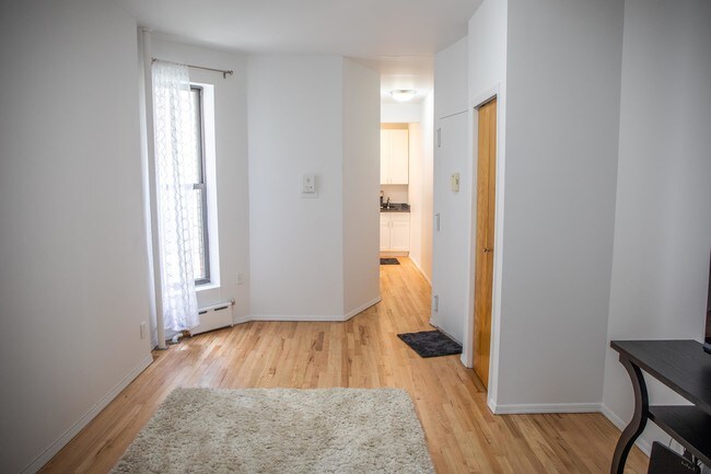 Foto del edificio - 305 East 78th Street