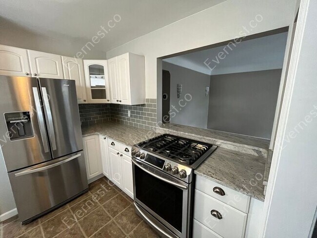 Building Photo - 605 N Dorchester Ave