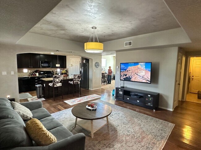 Foto del edificio - Available Dec 10th! 3bed 2bath