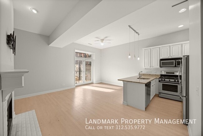Building Photo - 1546 N Hudson Ave