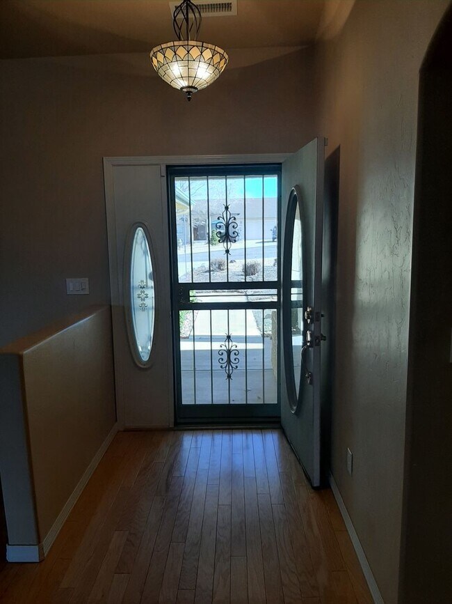 Foto del edificio - Beautiful 3 Bedroom Home located in Prescott