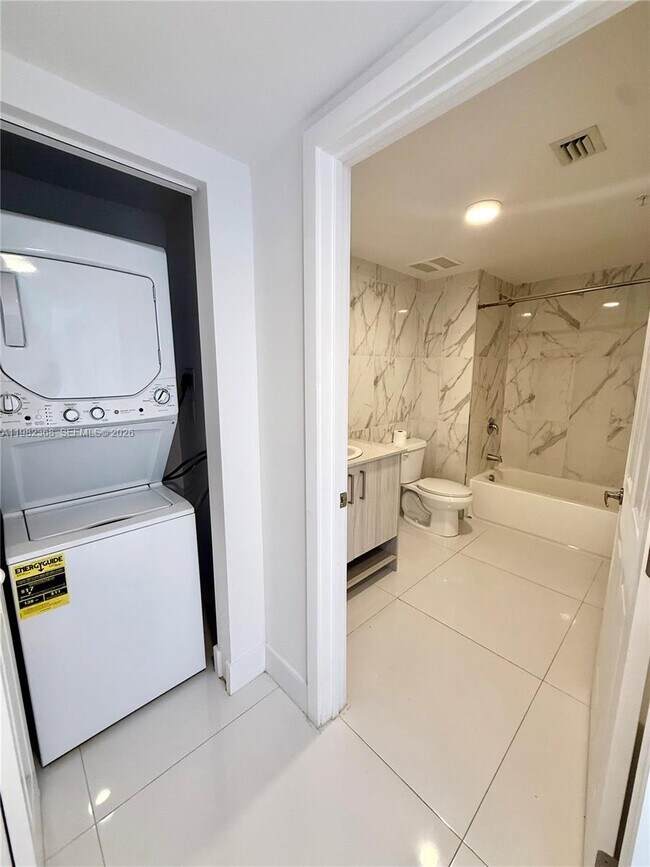 Foto del edificio - 10950 NW 82nd St