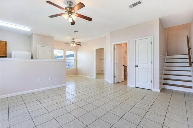 Building Photo - 3925 Clematis St