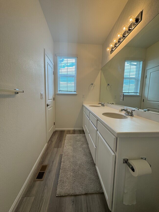 33 N Uriah St, Aurora, CO 80018 Townhome Rentals in Aurora CO