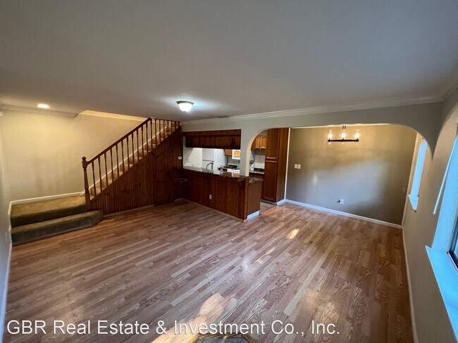 Building Photo - 2 br, 1 bath House - 6257 Longford Dr. #3
