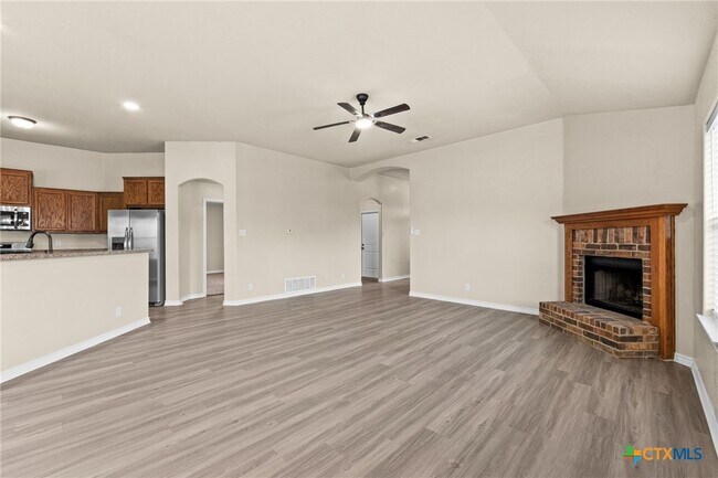 Foto del edificio - 2707 Montague County Dr