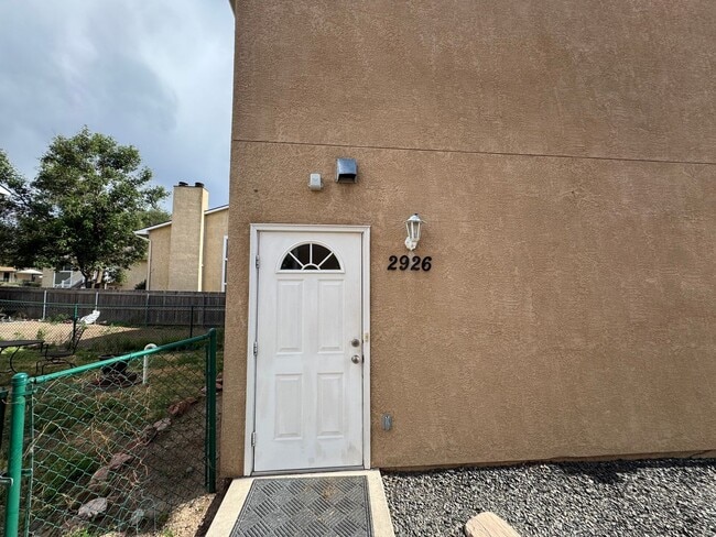 Building Photo - Perfect 1Bed 1Bath Unit right by I-25!!!
