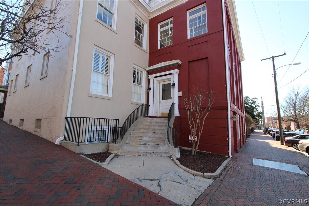 Primary Photo - 219 N 19th St