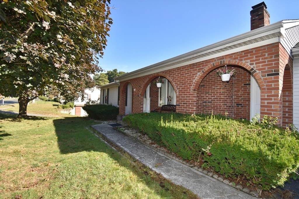 Primary Photo - 67 Basil Rd