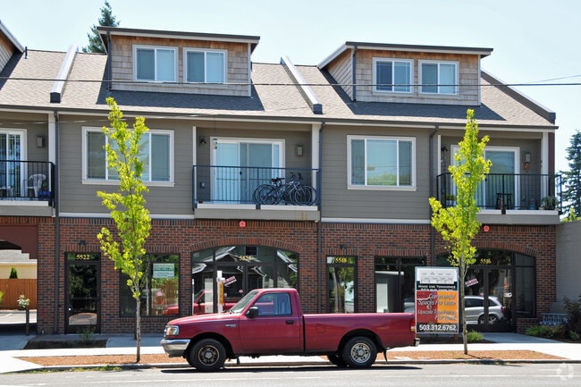 Building Photo - 5516-5530 SE Woodstock Blvd